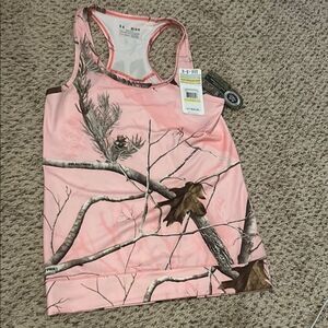 NWT Under Armour medium Pink Camo Tank Top  E